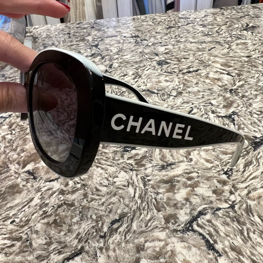 NWT Chanel Black and White Acetate Sunglasses - Picture 3 of 9